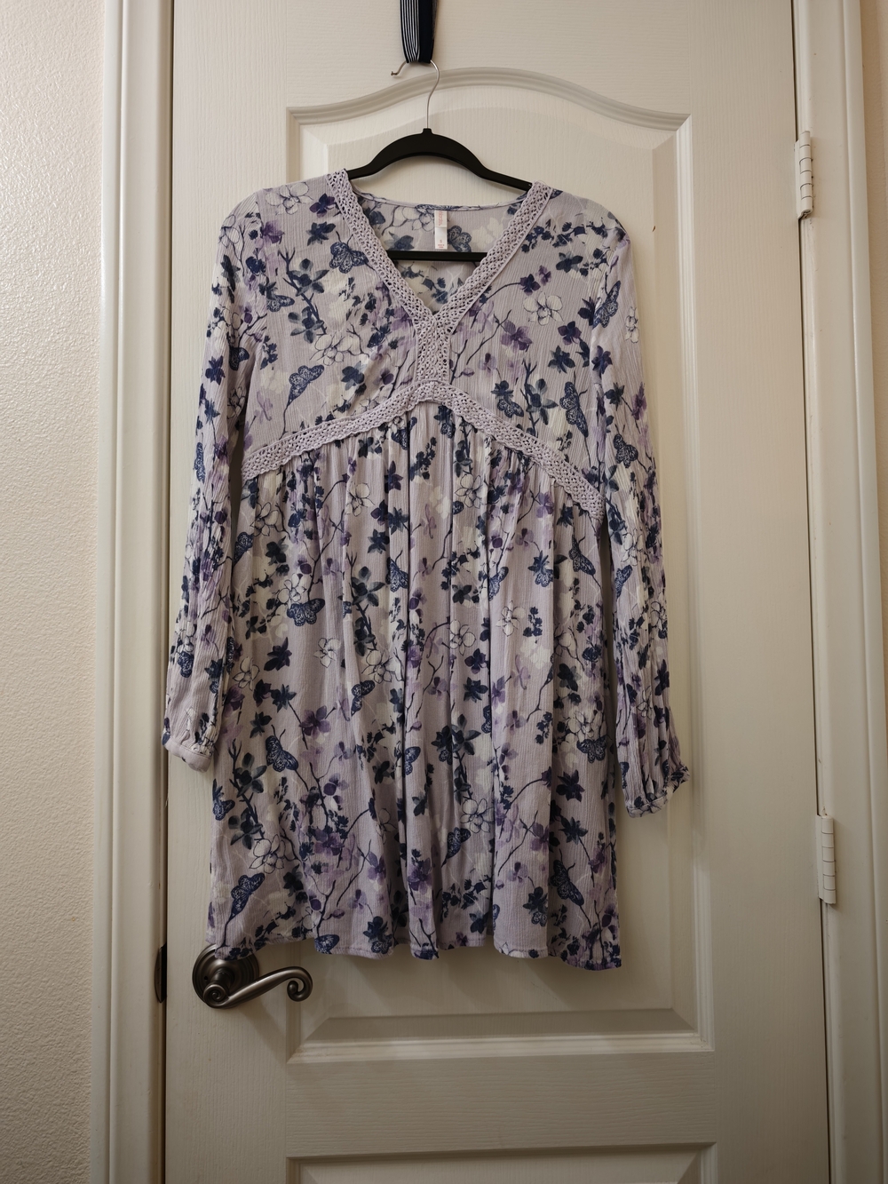 Lavender Floral V-Neck Peasant Top